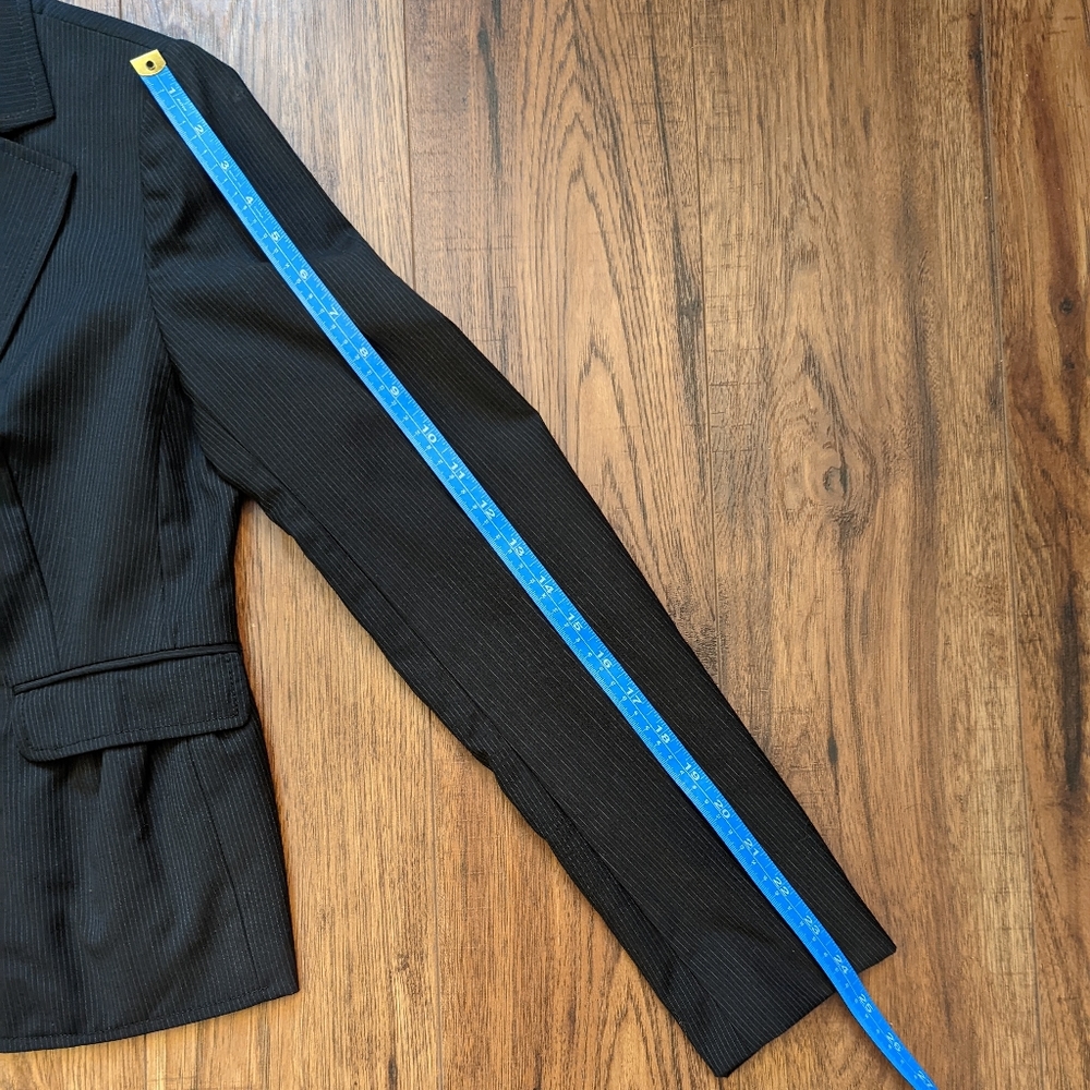 🔥Ann Taylor LOFT Navy Blazer - Picture 9 of 11